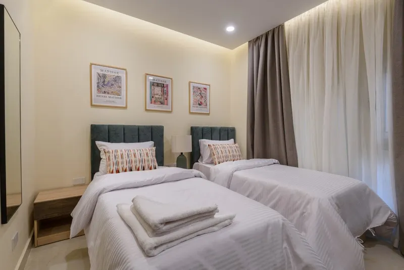 Compact Heliopolis Airport Twin Room, Upper Floor