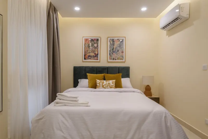 Heliopolis Airport Double Room with Mustard Accents, Upper Floor, photo 2