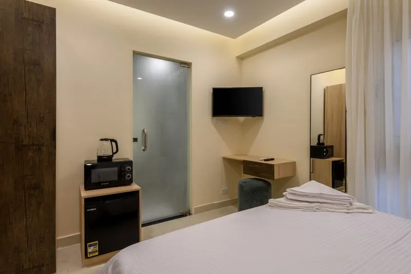 Heliopolis Airport Double Room with Mustard Accents, Upper Floor, photo 4