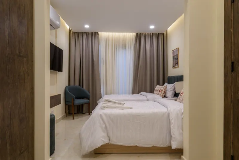 Heliopolis Airport Twin Room with Armchair Corner, Upper Floor, photo 2