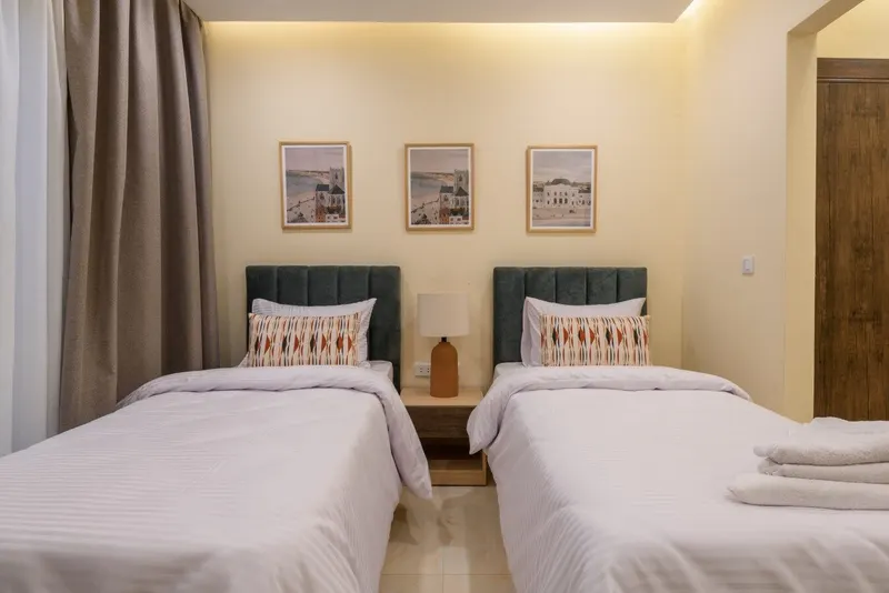 Heliopolis Airport Twin Room with Armchair Corner, Upper Floor, photo 4