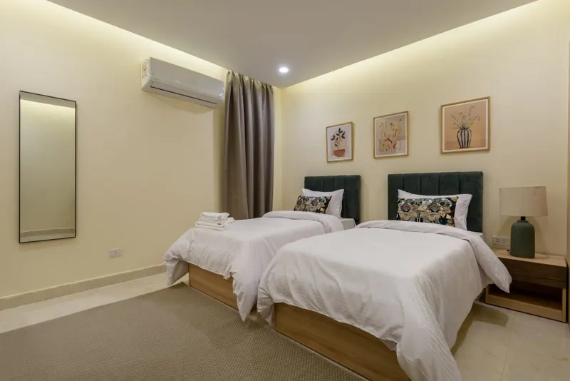 Roomy Heliopolis Airport Twin Room with Botanical Prints, Upper Floor, photo 2