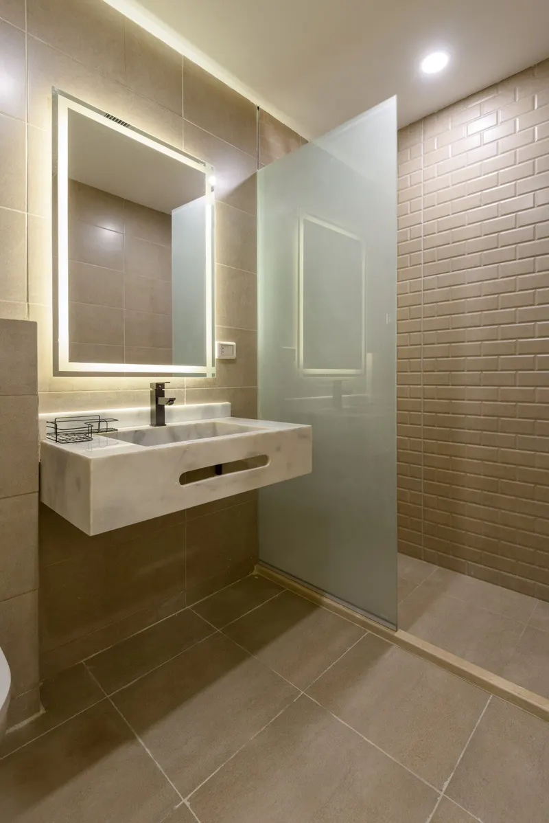 Roomy Heliopolis Airport Twin Room with Botanical Prints, Upper Floor, photo 4