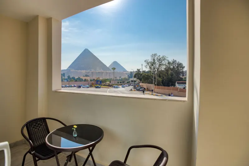 Deluxe Twin Room with Pyramids View — La Boutique Hotel, photo 6
