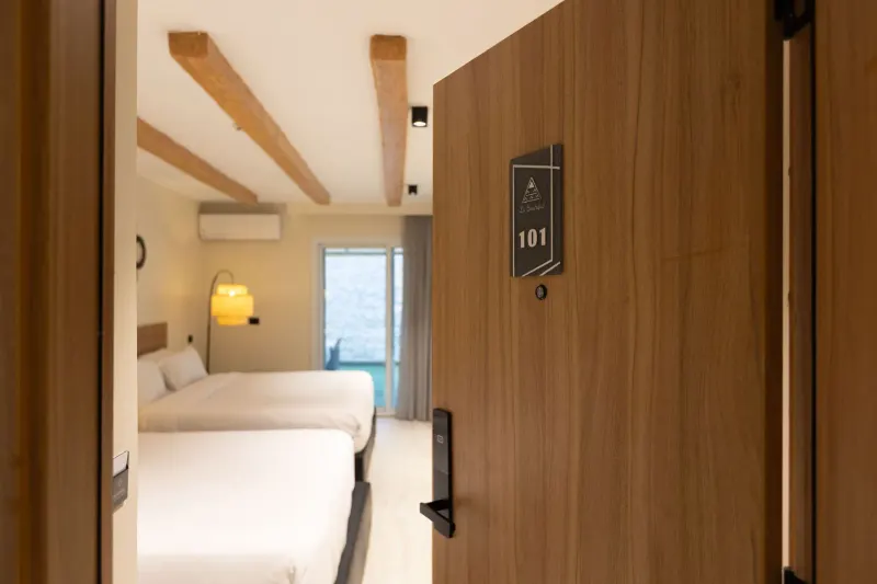 Family Room with Private Garden — La Boutique Hotel, photo 7