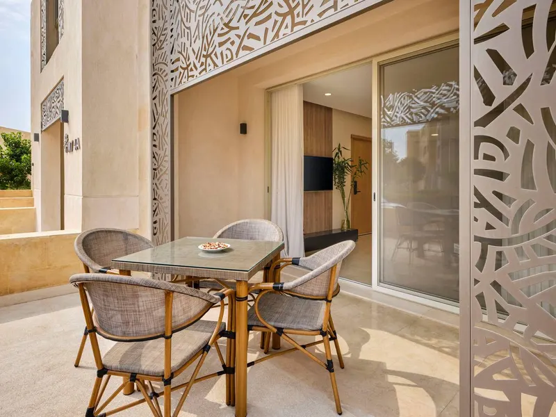 Boutique One-Bedroom Steps from the Pool, photo 8