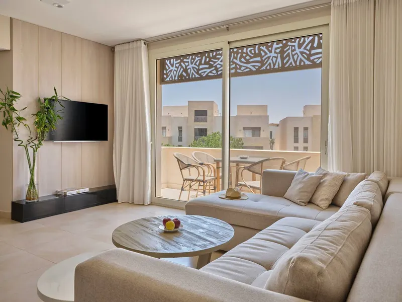 Boutique One-Bedroom with King Bed and Balcony, photo 3