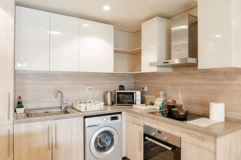 Boutique One-Bedroom with Two Beds and Laundry, photo 5