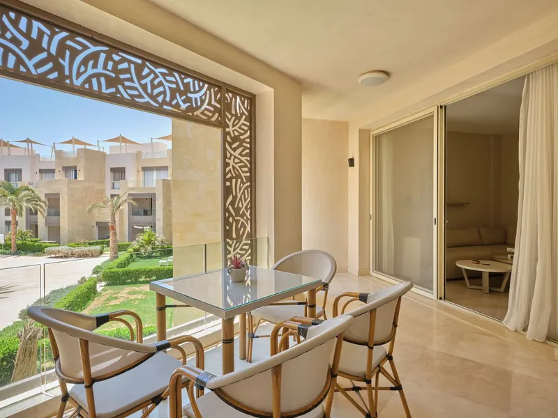 Boutique Two-Bedroom with Partial Pool View, photo 4