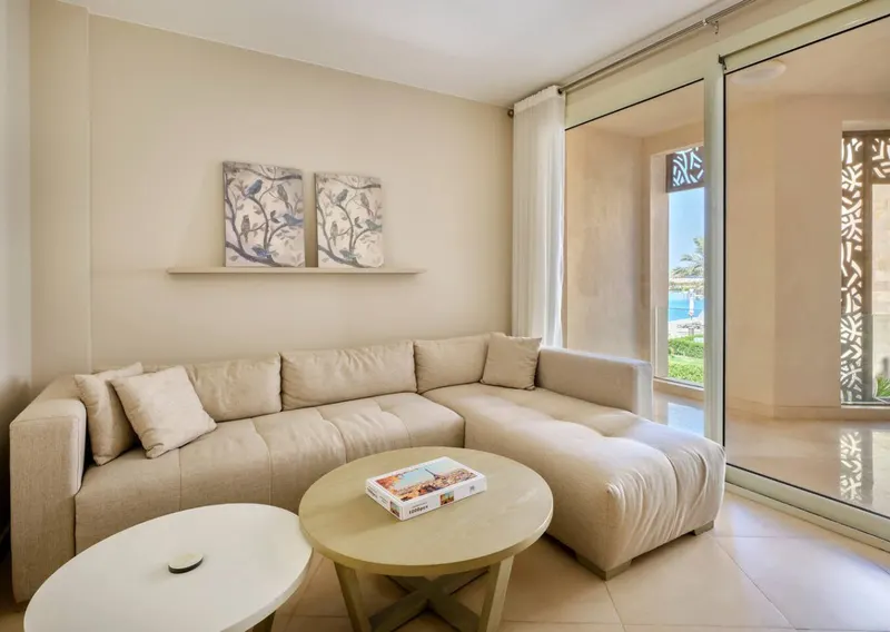 Boutique Two-Bedroom with Pool and Lagoon Access, photo 2