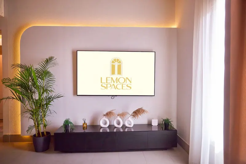 Bright One-Bedroom in The Village Compound, photo 5
