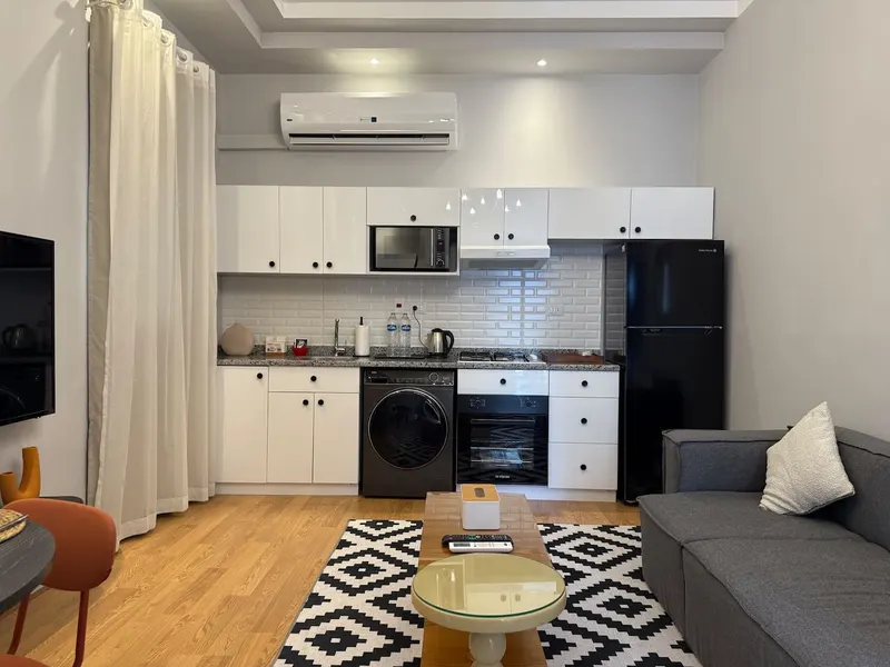 Bright Studio with Kitchen, Gym and Bicycle Access, photo 5