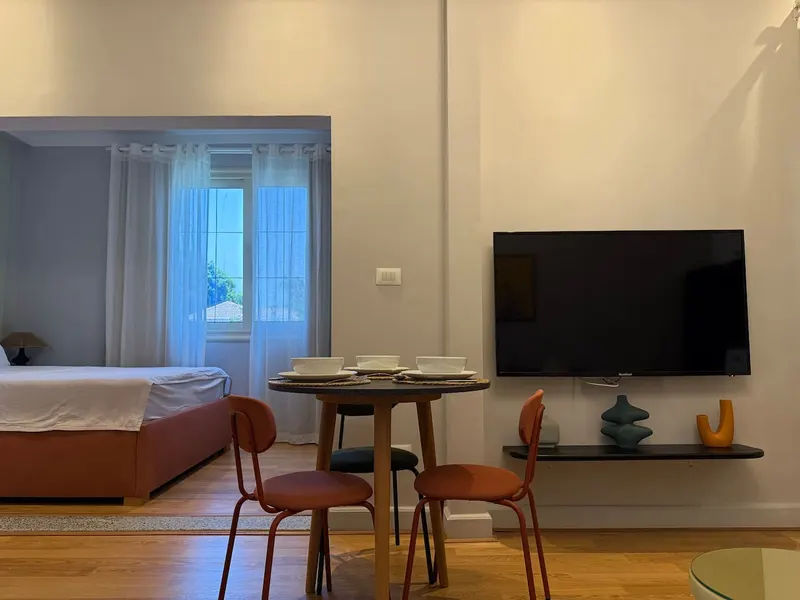 Bright Studio with Kitchen, Gym and Bicycle Access, photo 7