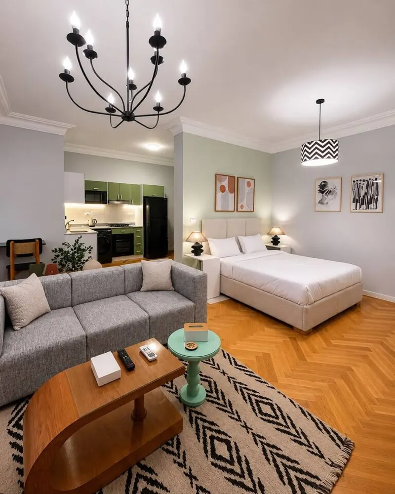 Calm Studio with Queen Bed and Billiards Lounge