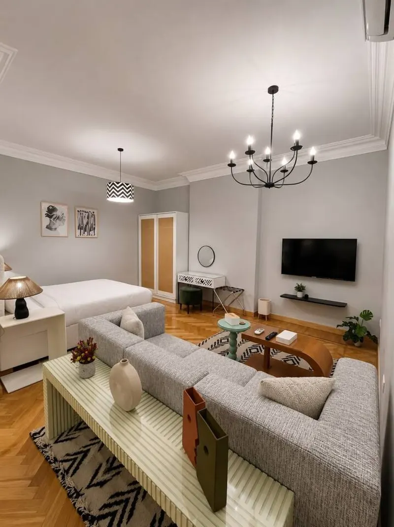 Calm Studio with Queen Bed and Billiards Lounge, photo 2