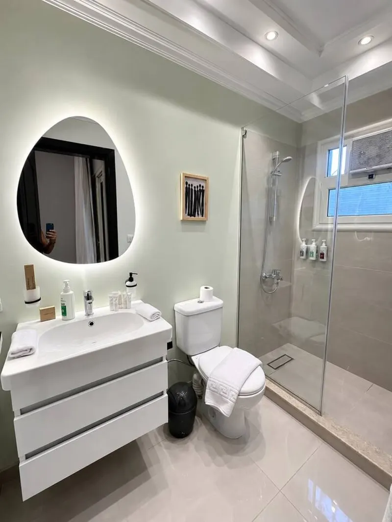 Calm Studio with Queen Bed and Billiards Lounge, photo 8