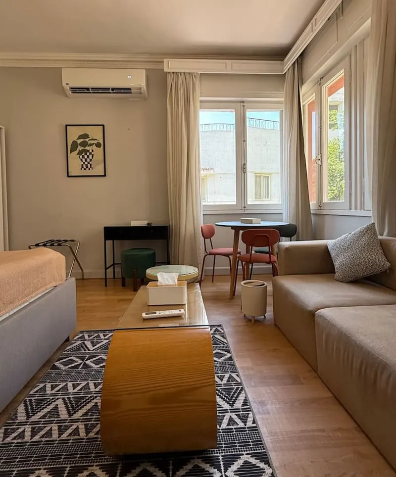 Gallery-Feel Studio with Kitchen and Shared Terrace, photo 7