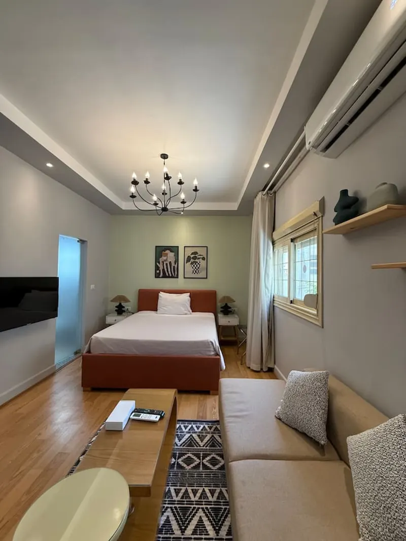 Gallery-Style Studio with Gym and Terrace Access