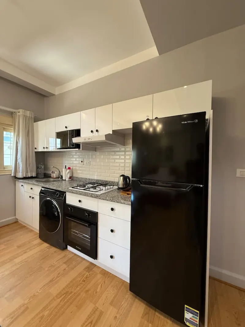Gallery-Style Studio with Gym and Terrace Access, photo 6