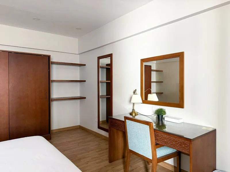 Iconia Large One-Bedroom with Private Entrance, 75 sqm, photo 8