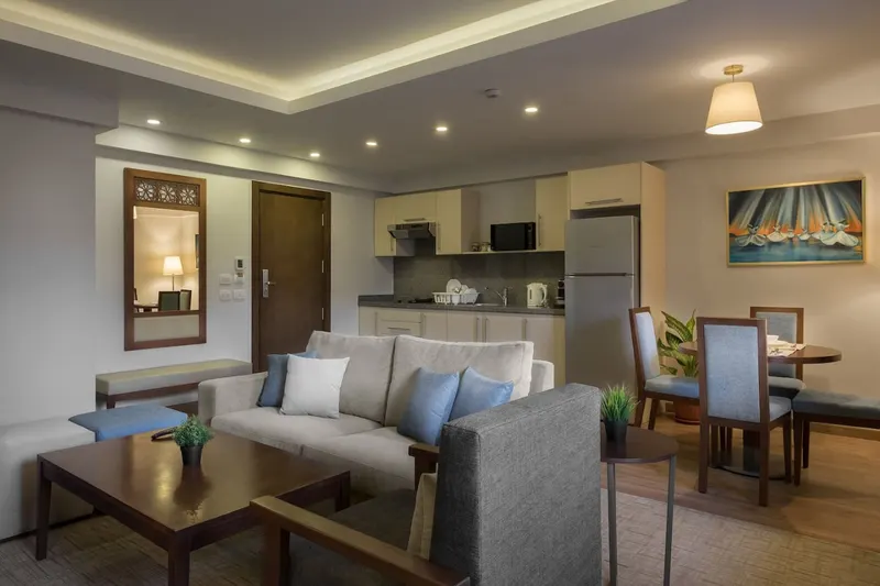 Iconia Large One-Bedroom with Workspace, 75 sqm, photo 2