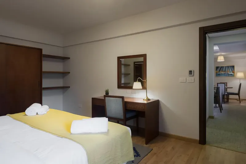 Iconia Large One-Bedroom with Workspace, 75 sqm, photo 6