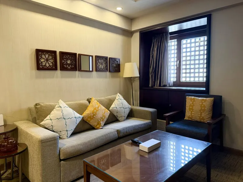 Iconia One-Bedroom with King Bed, 61 sqm, photo 2