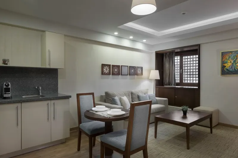 Iconia One-Bedroom with Workspace, 55 sqm, photo 2
