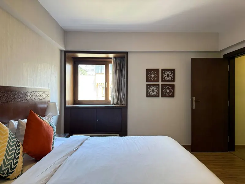 Iconia Renovated One-Bedroom, 75 sqm, photo 2