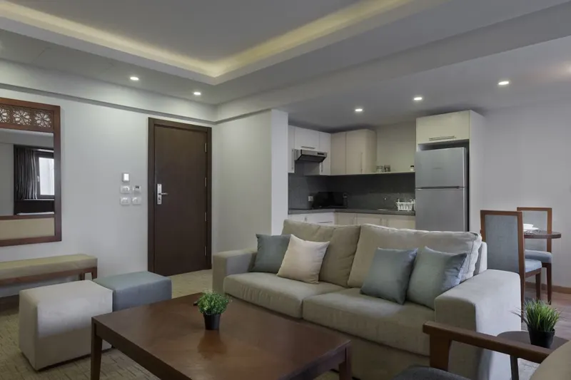 Khan One-Bedroom with Queen Bed and Sofa Bed, photo 2