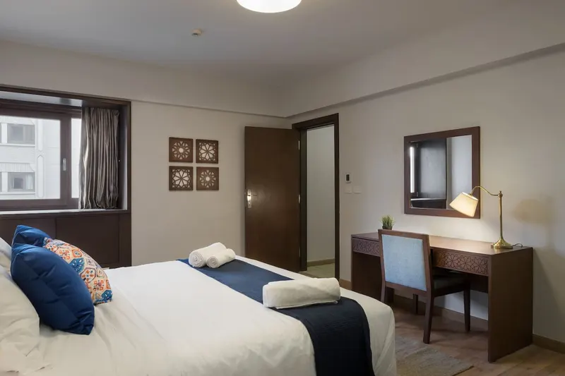 Khan One-Bedroom with Queen Bed and Sofa Bed, photo 6