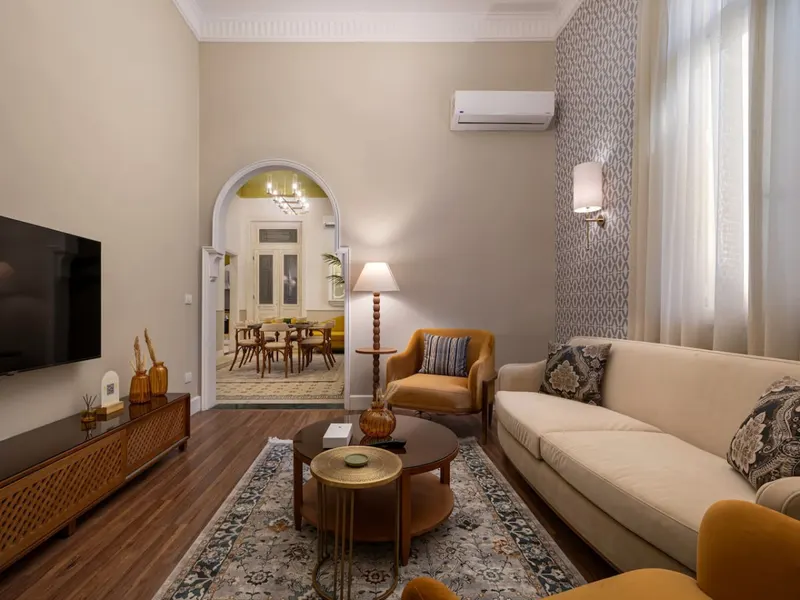 Layal Back-View Two-Bedroom with Private Entrance, photo 3