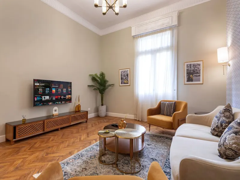 Layal Front-Balcony Two-Bedroom with King and Twins