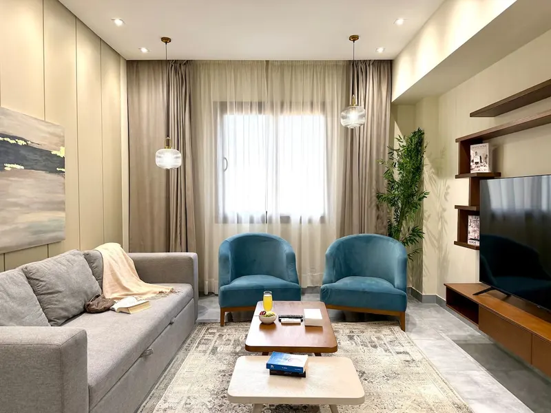 One-Bedroom, Guest Toilet, Dining for Four