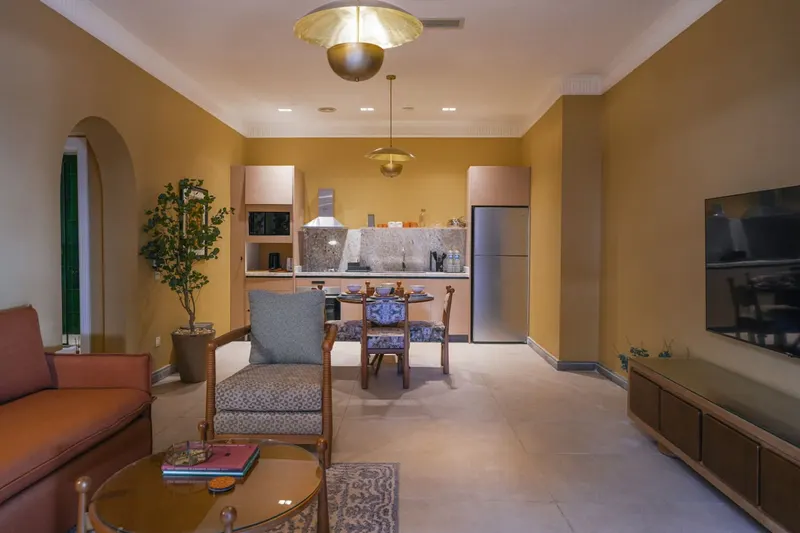 One-Bedroom Steps from the Pool with Arched Corridor, photo 7