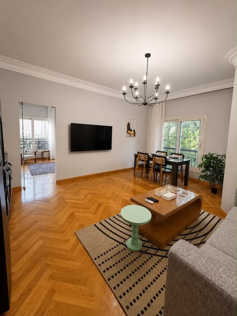 One-Bedroom with Dining for Four and Billiards Lounge