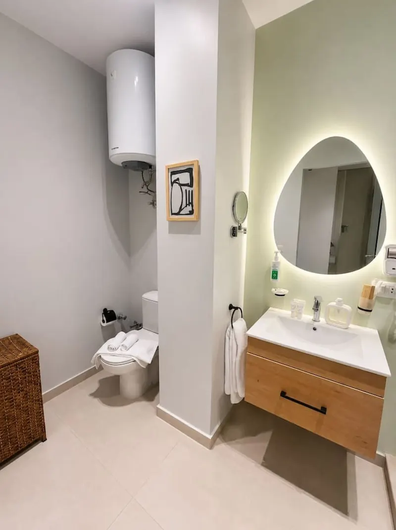 One-Bedroom with Dining for Three and Gym Access, photo 7