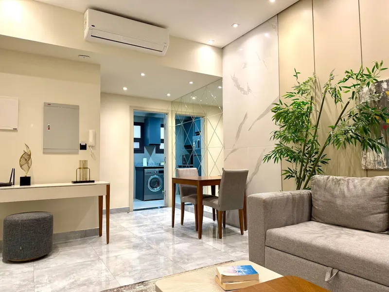One-Bedroom with Dining for Two and Gym Access, photo 5
