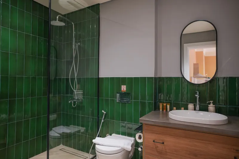 One-Bedroom with Dressing Area and Glass Wall, photo 5