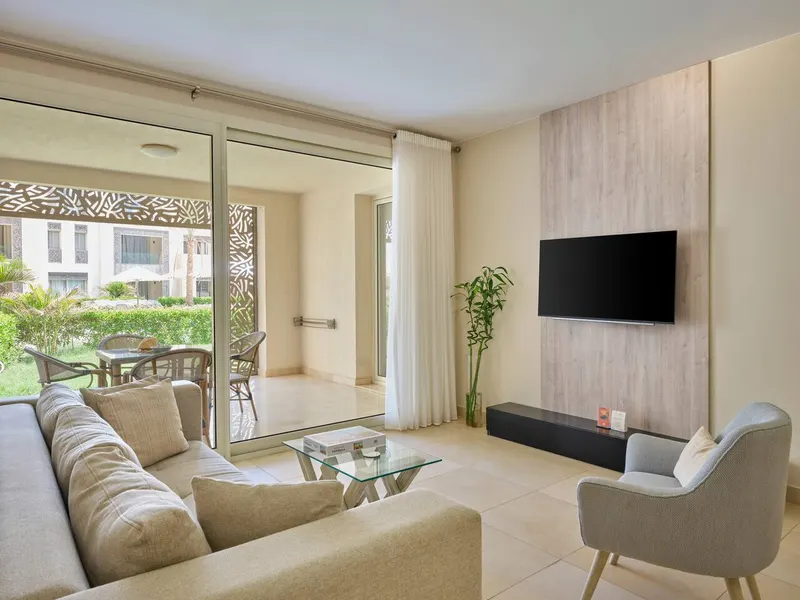 One-Bedroom with Garden, Pool View and King Bed