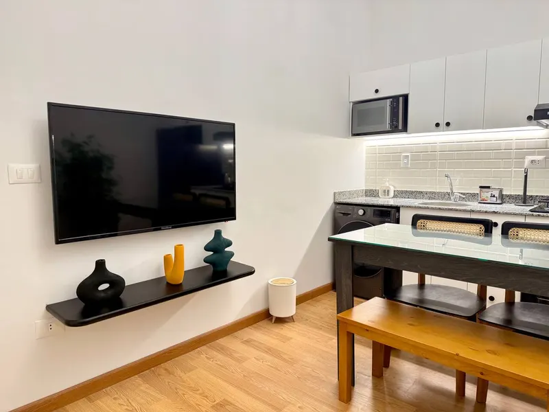 One-Bedroom with Kitchen, Desk and Shared Terrace, photo 6