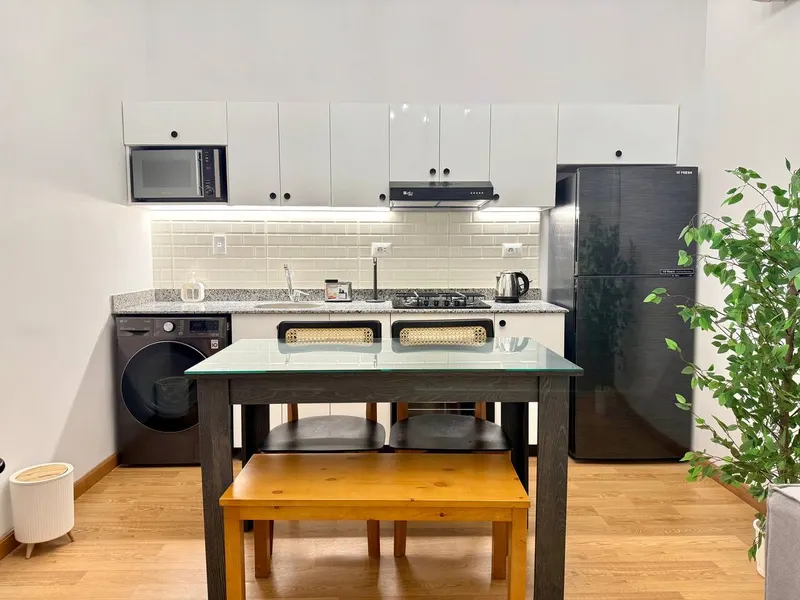 One-Bedroom with Kitchen, Desk and Shared Terrace, photo 7