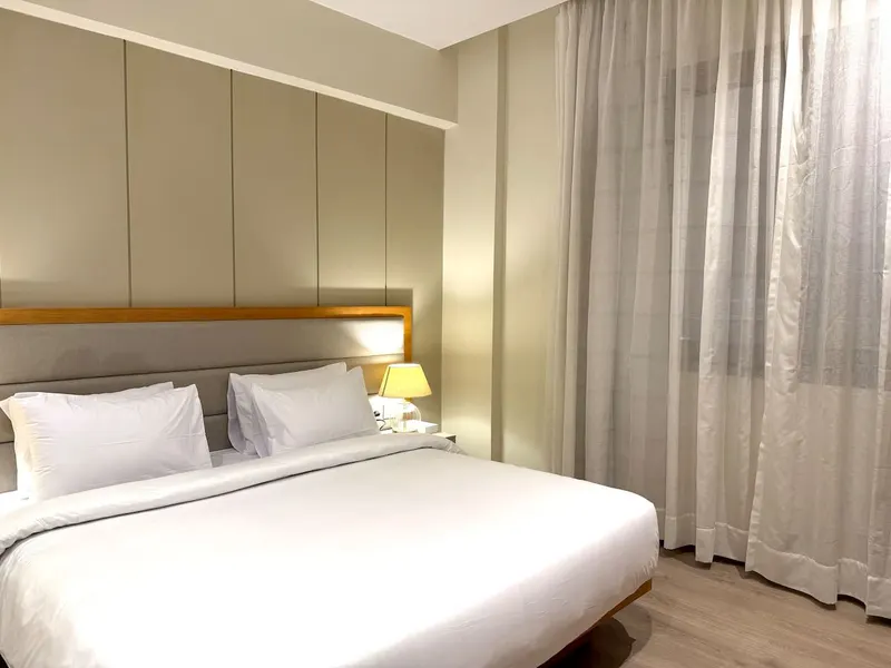 One-Bedroom with Olive Accents and Gym Access, photo 8