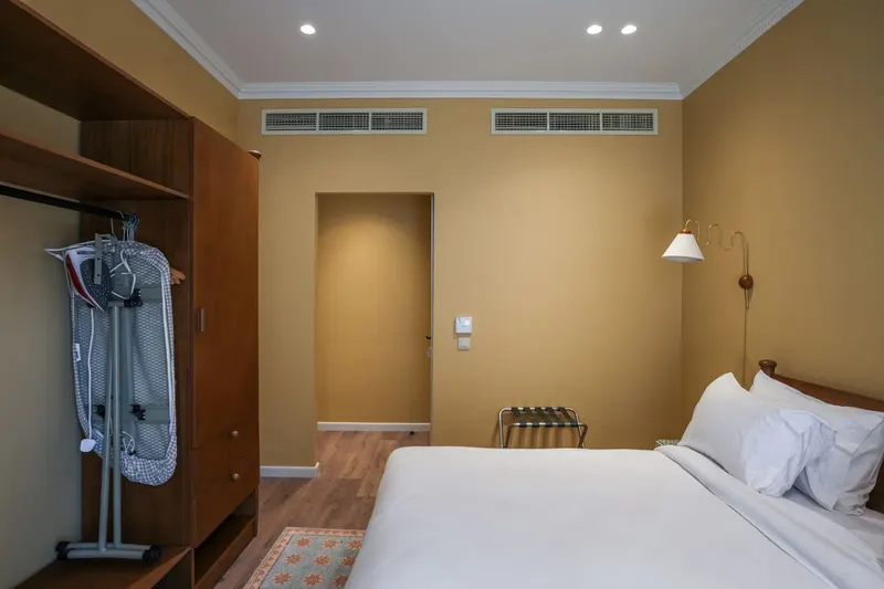 One-Bedroom with Open Kitchen and Dining Table, photo 7