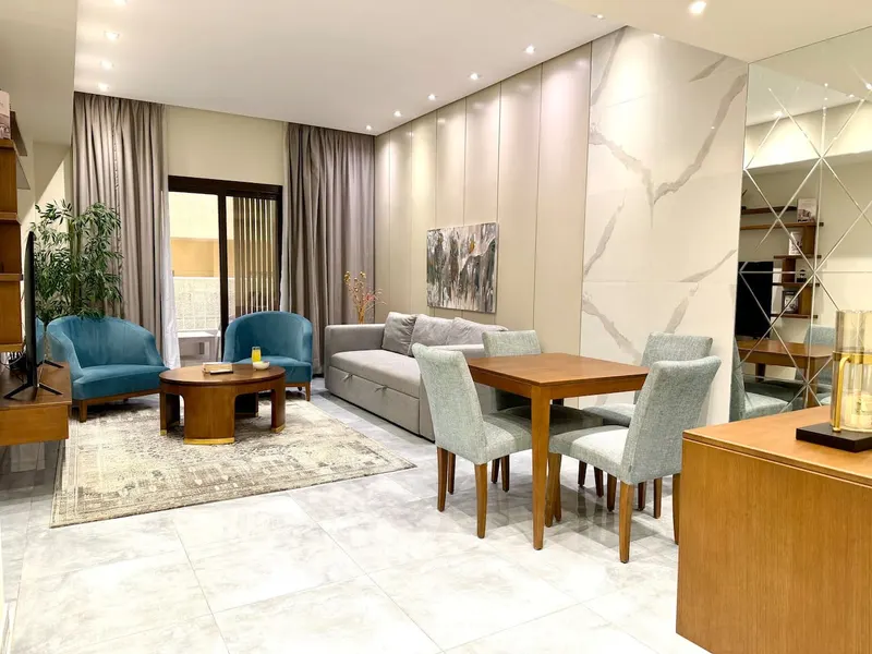 One-Bedroom with Private Balcony and Gym Access, photo 3