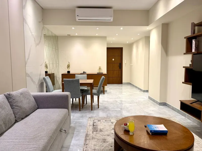 One-Bedroom with Private Balcony and Gym Access, photo 4