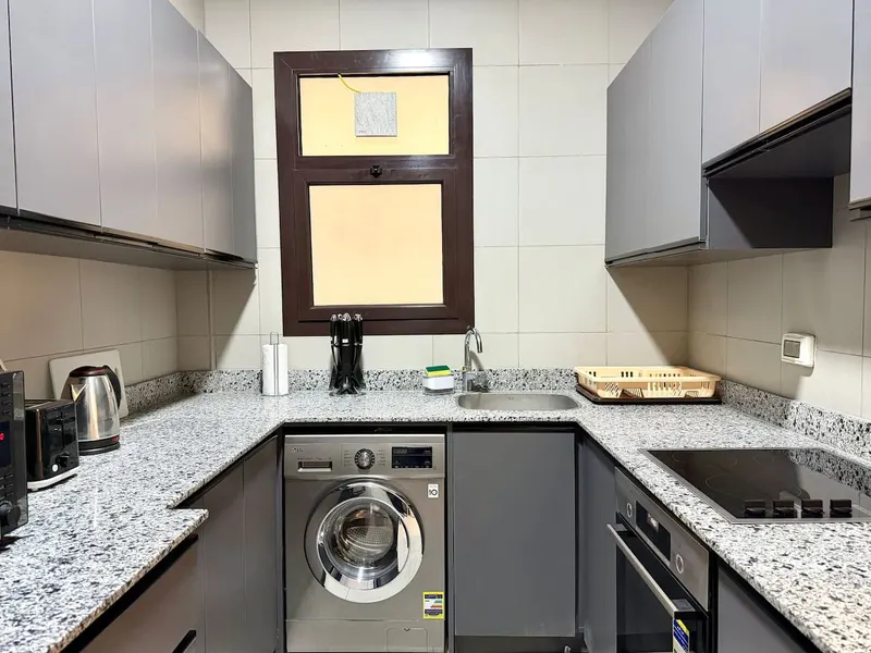 One-Bedroom with Private Balcony and Gym Access, photo 5
