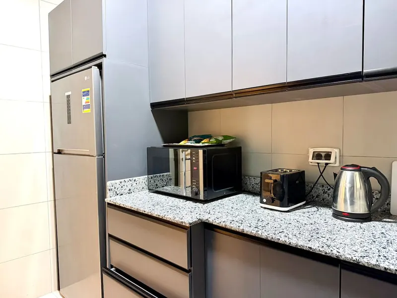 One-Bedroom with Private Balcony and Gym Access, photo 6