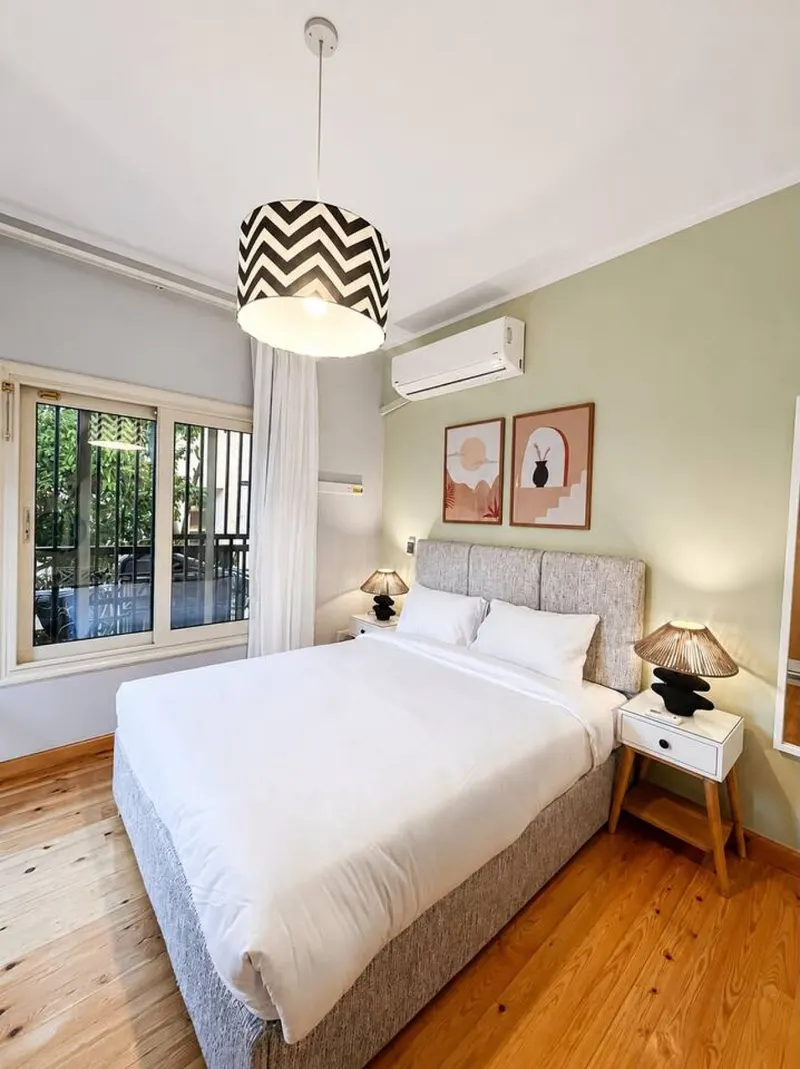 Open-Plan One-Bedroom with Billiards Lounge and Gym