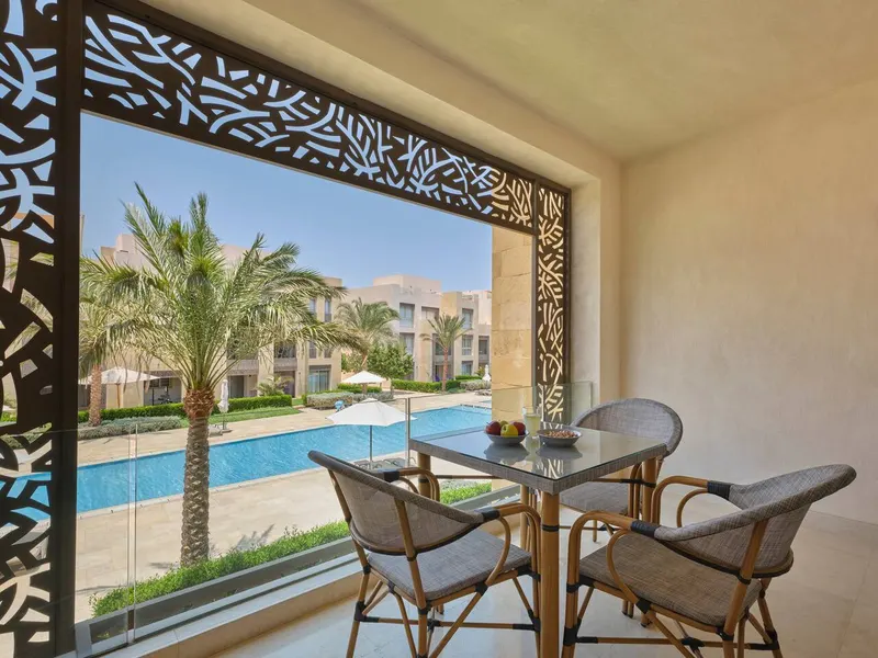 Pool-View Two-Bedroom with Balcony, Family-Ready, photo 3